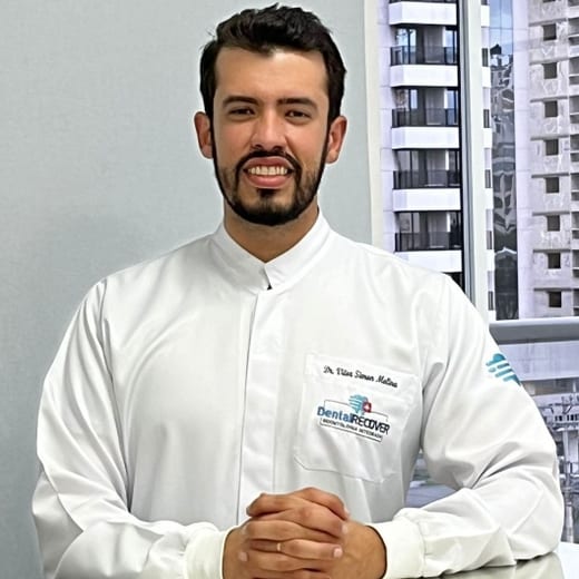 Dr. Vitor Molina, cirurgião-dentista em Sorocaba